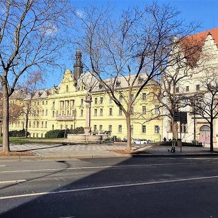 Reznicka Apartments Прага Екстериор снимка