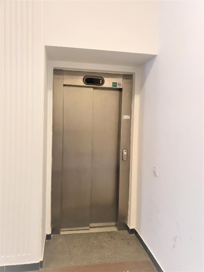 Reznicka Apartments Прага Екстериор снимка
