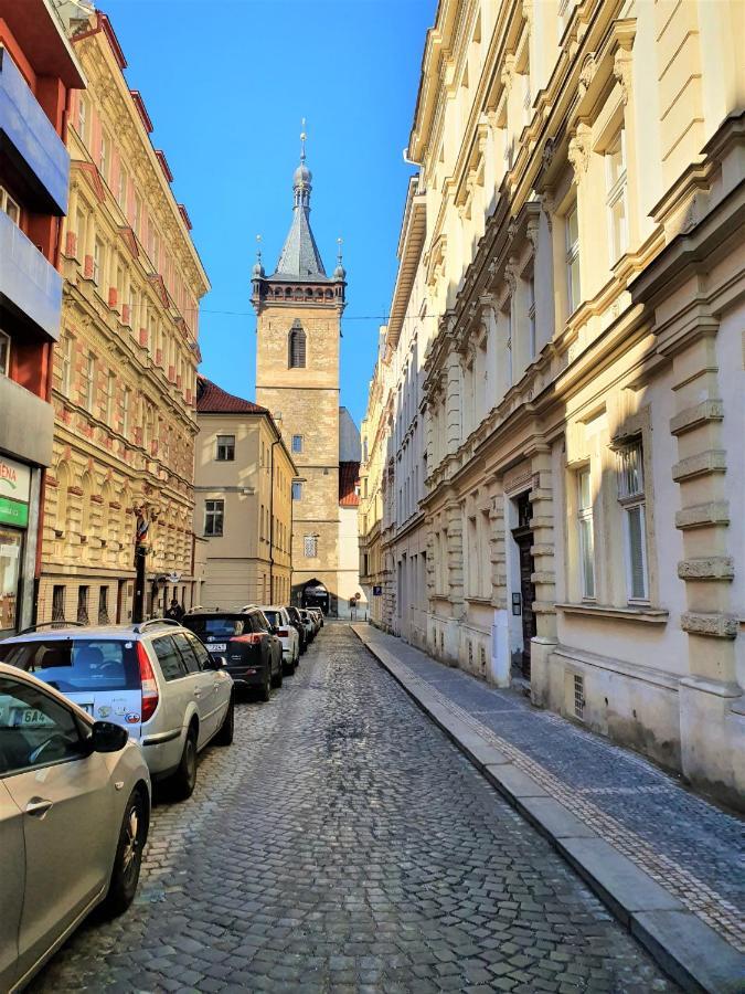 Reznicka Apartments Прага Екстериор снимка