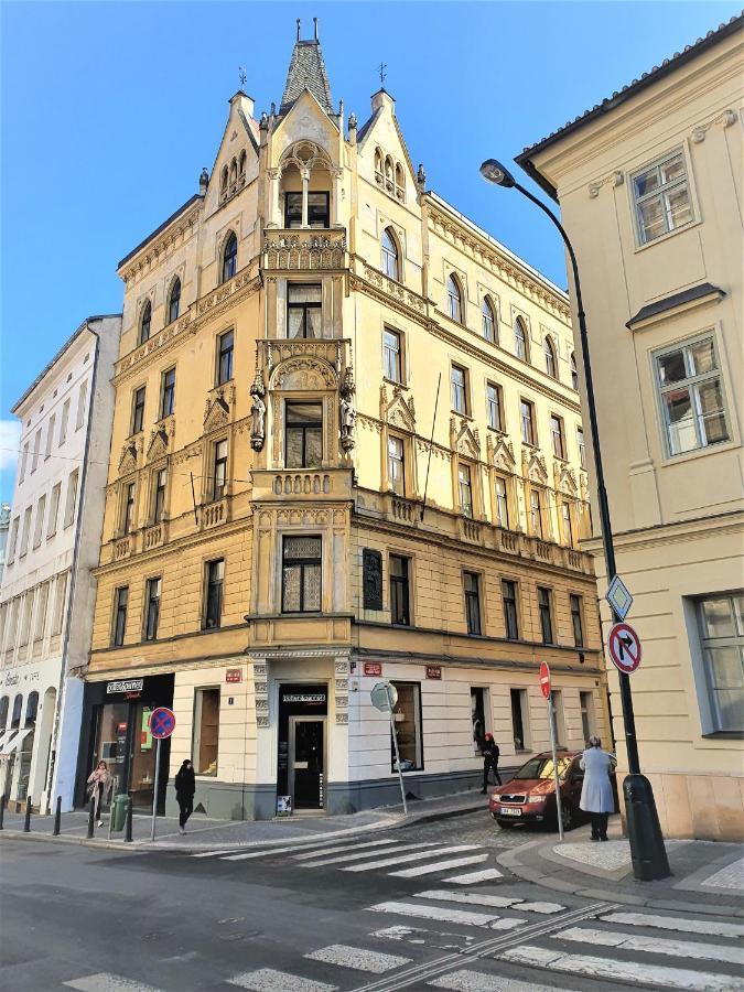 Reznicka Apartments Прага Екстериор снимка