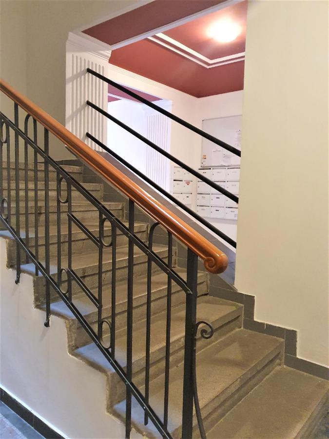 Reznicka Apartments Прага Екстериор снимка