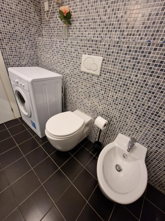 Reznicka Apartments Прага Екстериор снимка