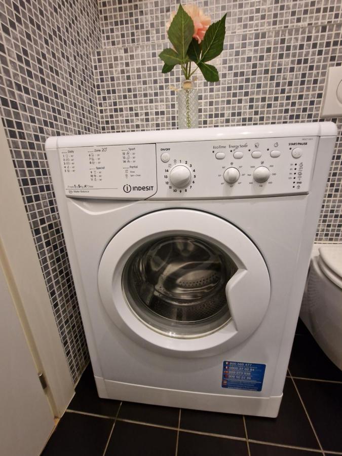 Reznicka Apartments Прага Екстериор снимка